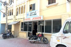 Hotel John
