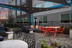 Tru by Hilton Jacksonville West