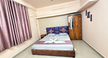 Royal Palace Room Type - Deluxe Room With Shared Washroom 202