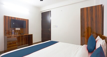 Dream Connect | Comfy Rooms | Gurgaon Room Type - Standard Room