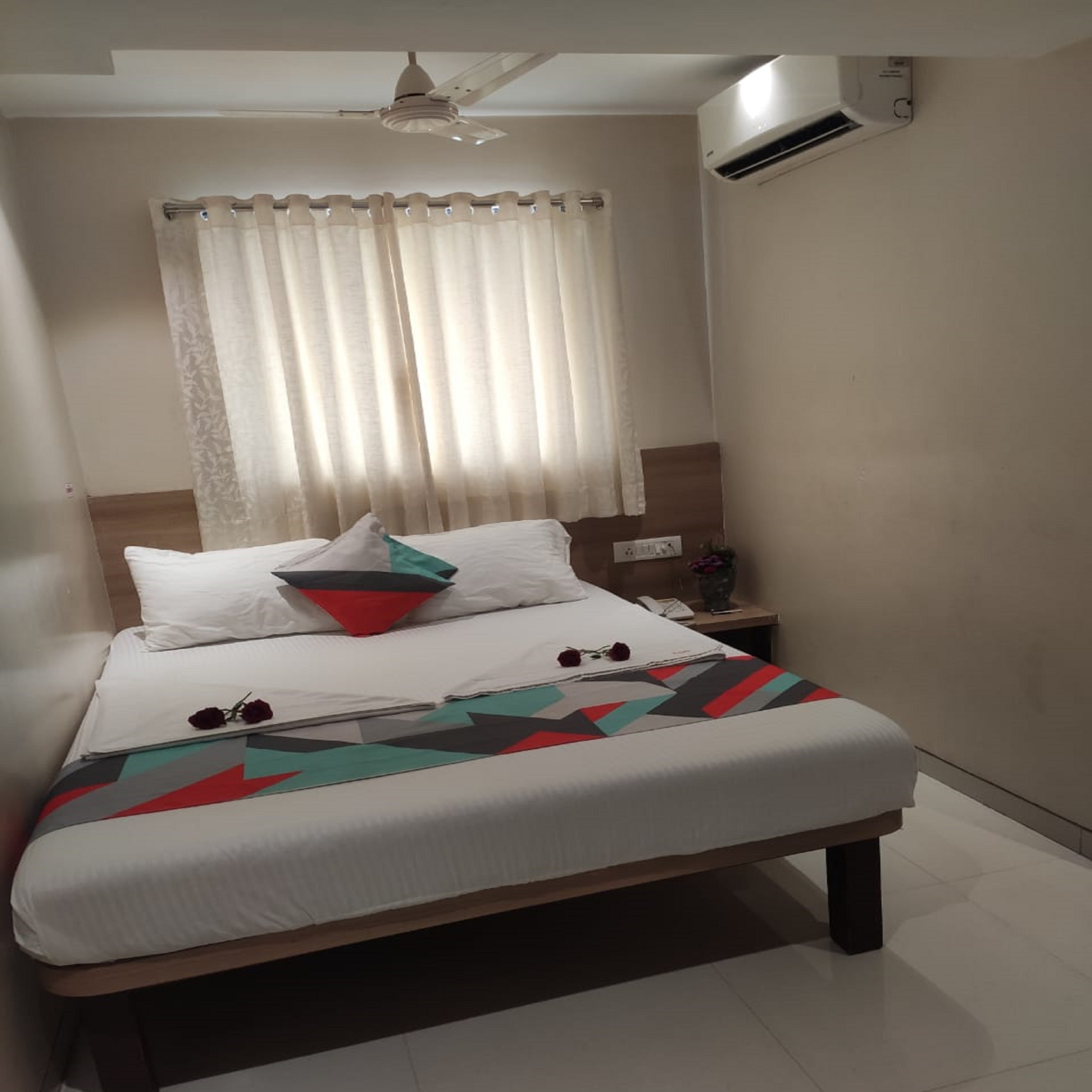 Hotel Sai Sundar Guest Line - Tap to explore photos
