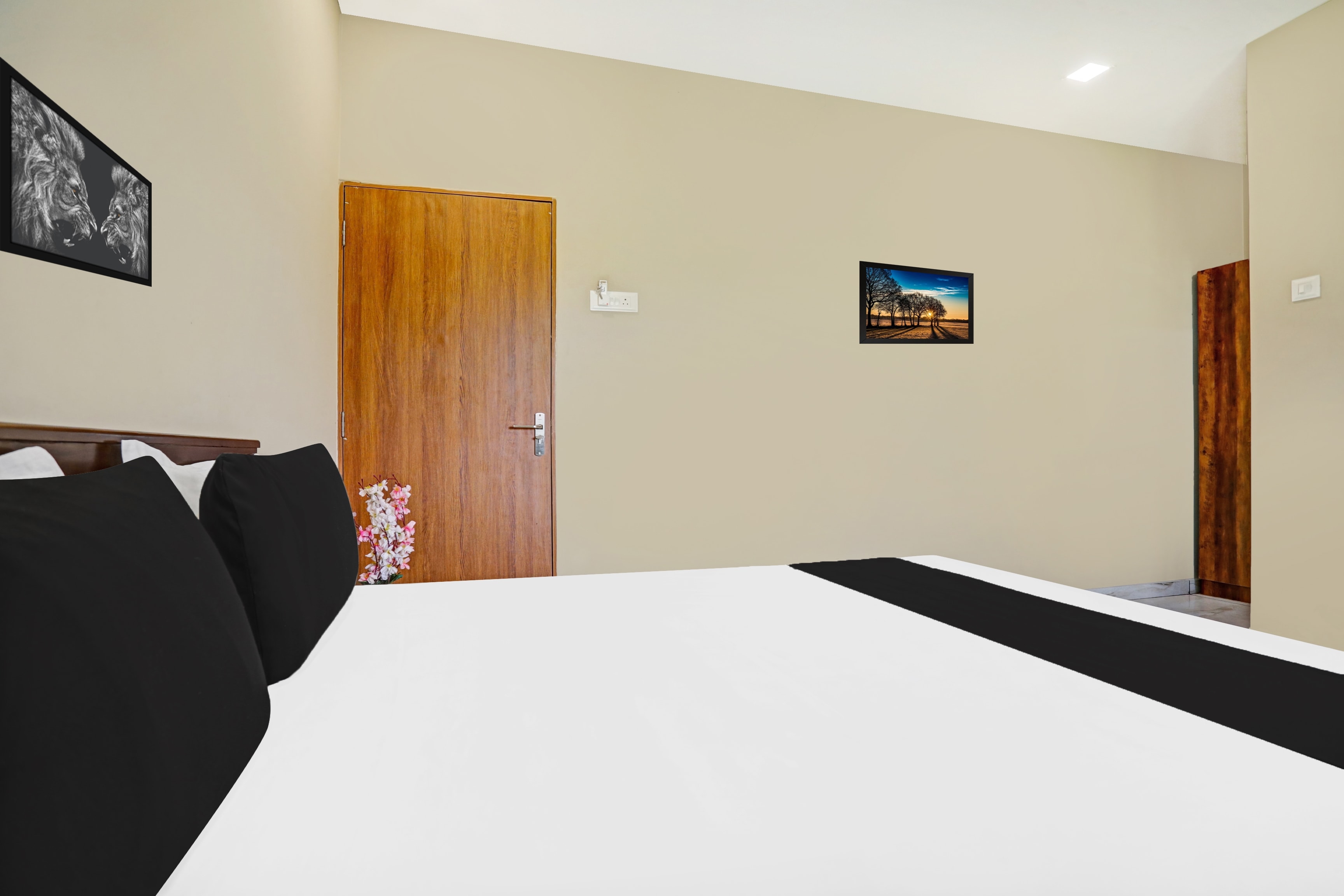 Hotel O Mint Leaf & Lodging - Tap to explore photos