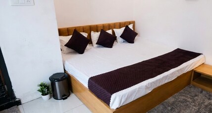 Hotel rudra palace Room Type - Bedroom 9