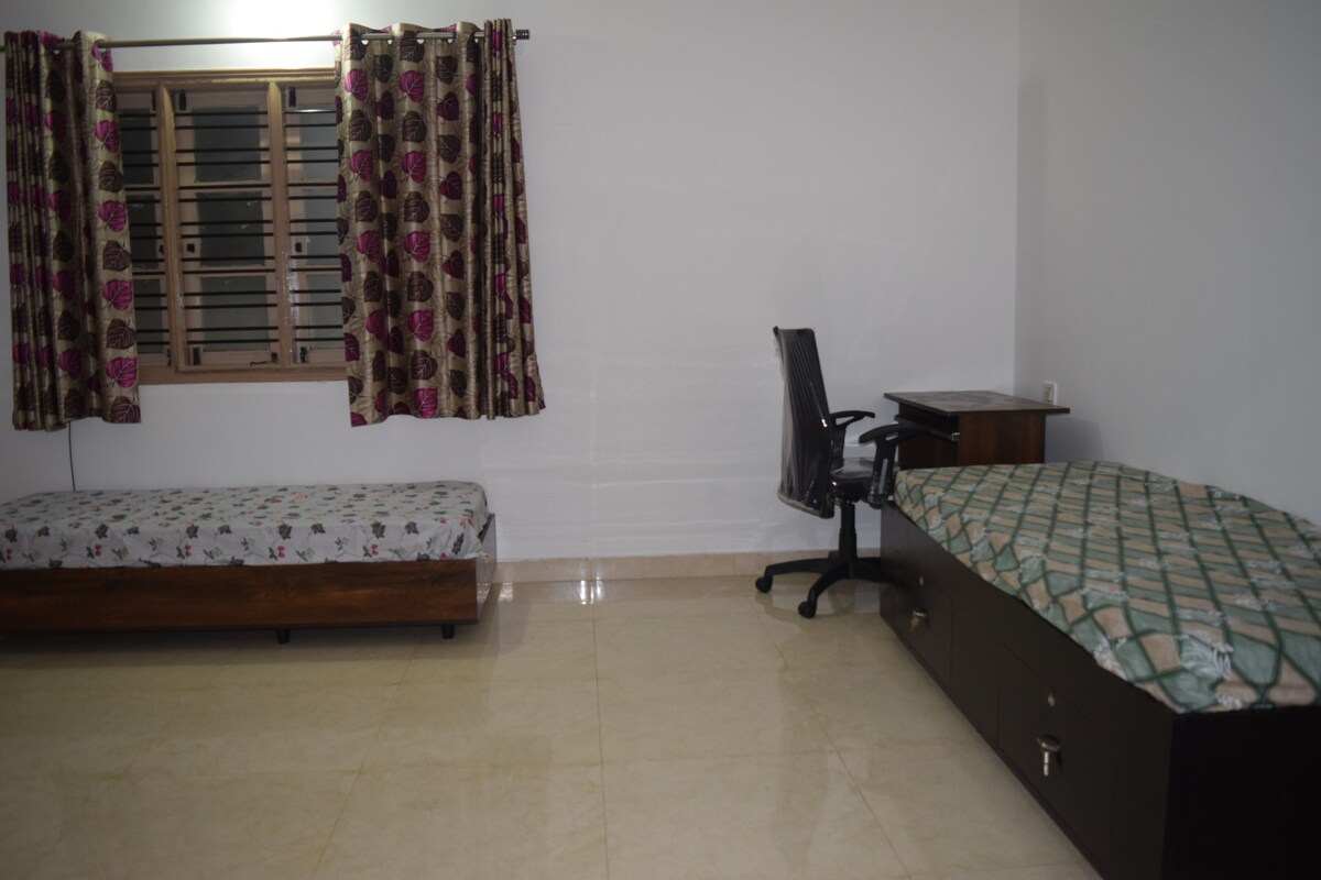 Beautiful spacious 2bhk near jp nagar and BGRoad - Tap to explore photos