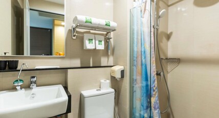 ibis Styles Singapore Albert Room Type - Superior Triple Room with 1 Double bed and 1 Single bed ibis Styles Singapore Albert Room Type - Superior Triple Room with 1 Double bed and 1 Single bed
