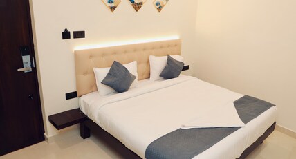 Hotel SGK Room Type - Deluxe King Room Hotel SGK Room Type - Deluxe King Room