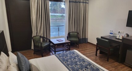 Comfort Inn Coral River Resort Room Type - Deluxe Room River View