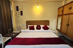 Flura Casa By Navneet Tourist