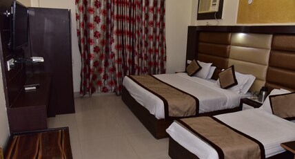 Hotel Mount view Room Type - Deluxe Triple Room