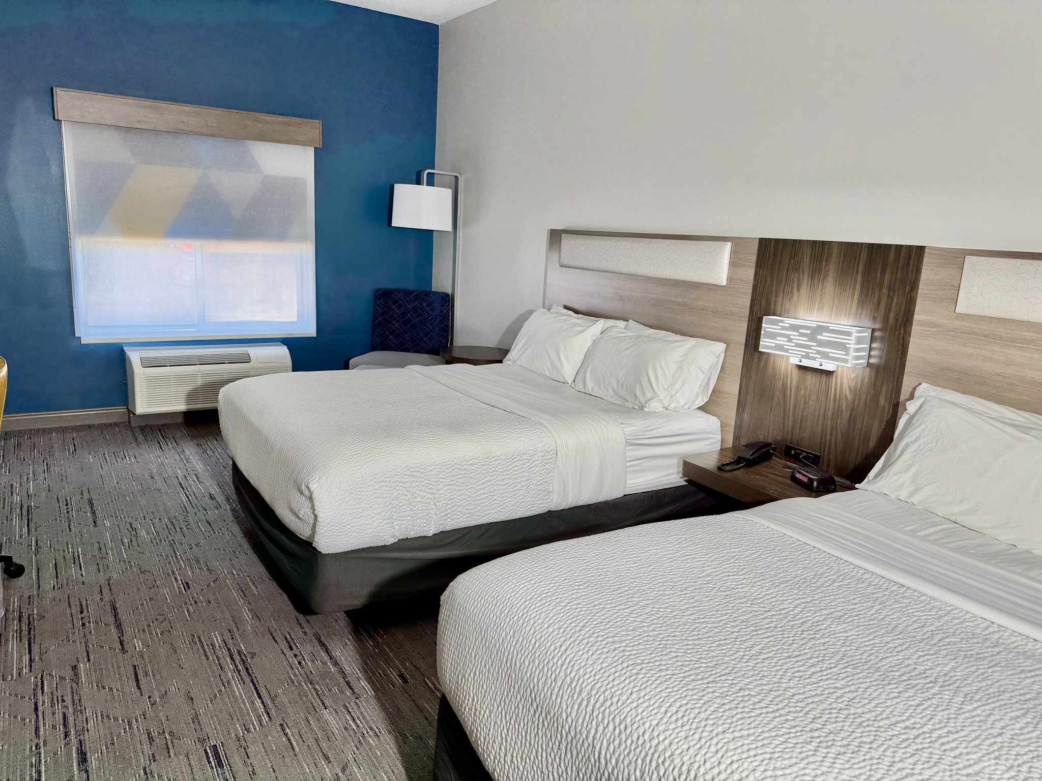 Holiday Inn Express Topeka North - Tap to explore photos