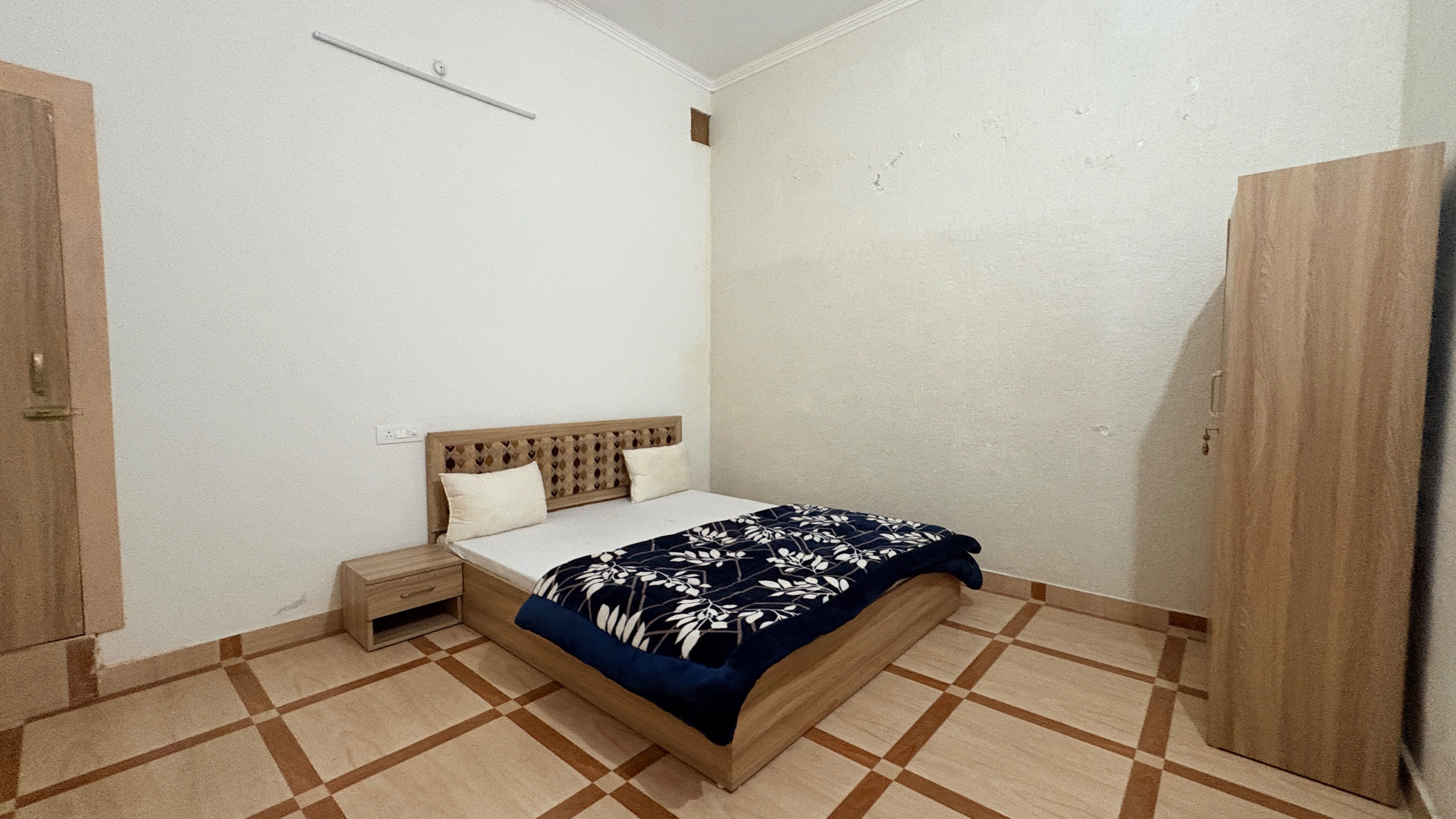 Hotel O KC Guest House - Tap to explore photos