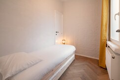 Very Large Central Station 3BR/14P Apartment