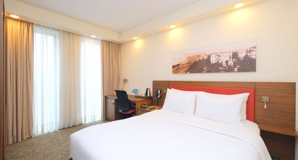 HAMPTON BY HILTON SAMSUN Room Type - QUEEN ROOM W  FRIDGE SM