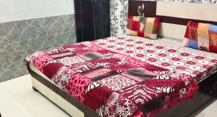 Radhika Vallabh Sadan Room Type - Budget Room2