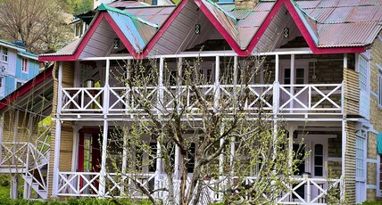 Iris Cottage & Cafe Manali Room Type - Heritage Cottage Upstair Room