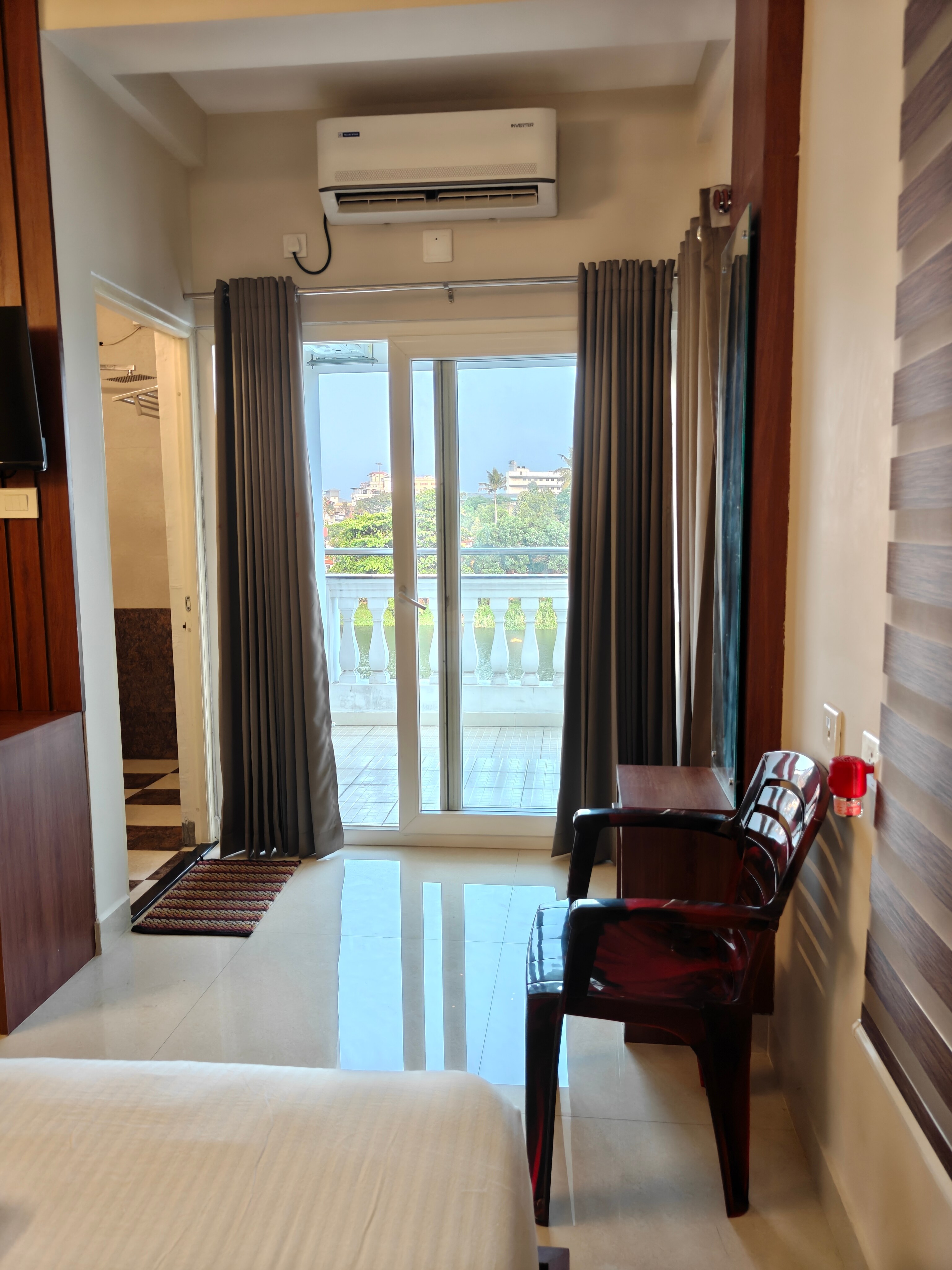 Dew River Castle I Lake View 3BHK Aluva - Tap to explore photos