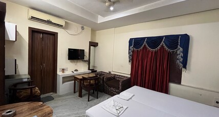 Hotel Rupasi Bangla Room Type - Deluxe Room