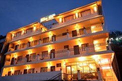 Hotel Happy Home- The Lake Paradise @Mall Road