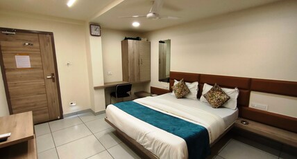 Hotel Kinara Room Type - Deluxe AC