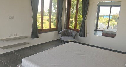 Sunnyside Farmhouse  Pool  Lush Lawn  Spacious Room Type - Bedroom 4