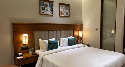 DNT Plaza Room Type - Superior King