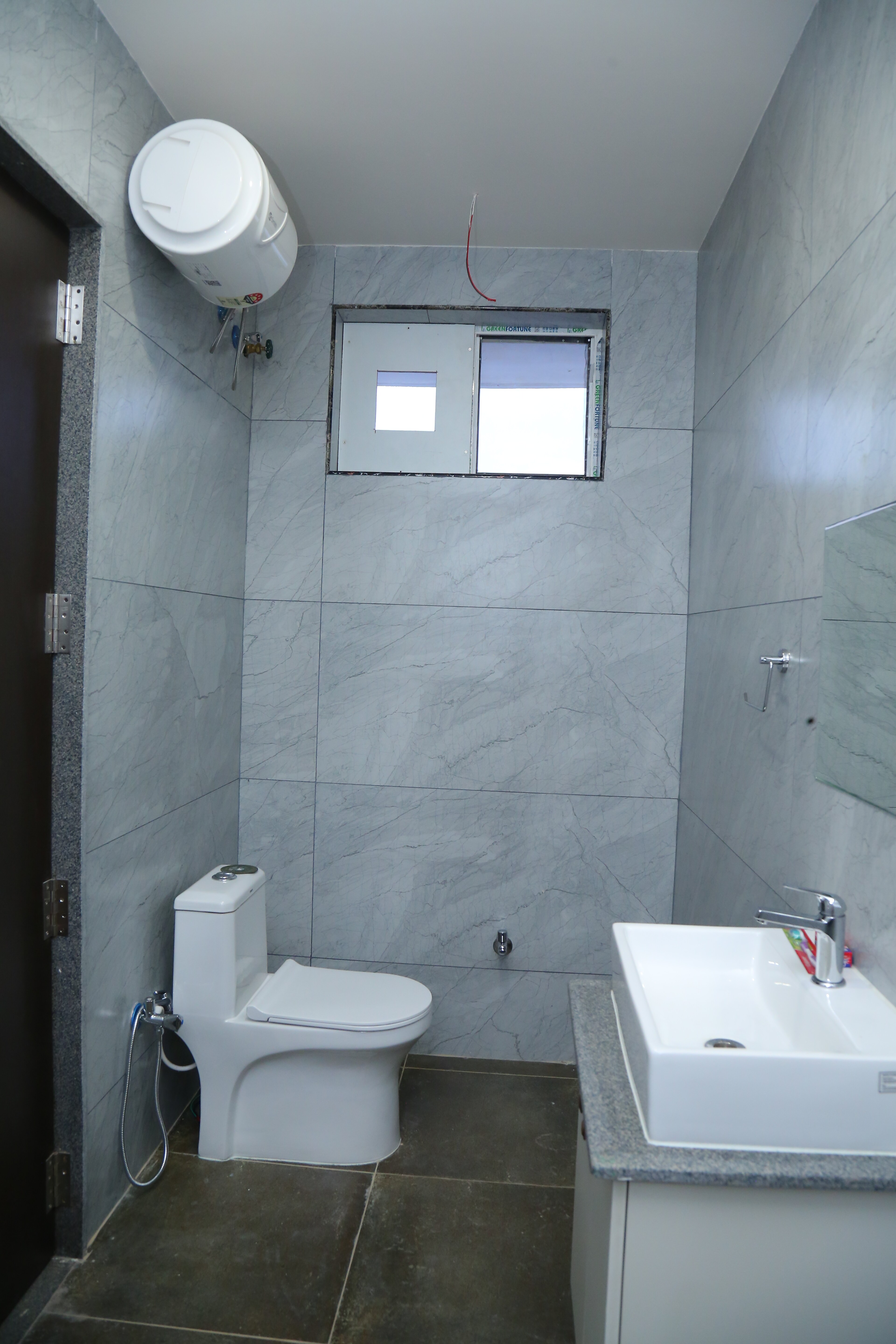 Hotel SR Paark - Tap to explore photos