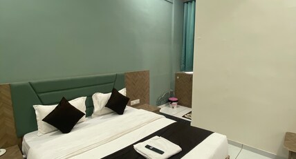 hotel sun city rooms Room Type - Deluxe Room