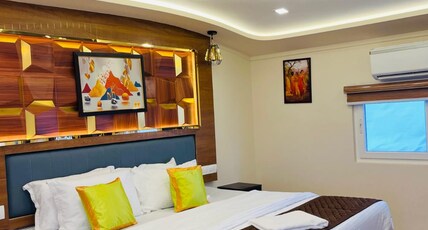 Dream Spectrum Room Type - Deluxe Sharing Room in Houseboat
