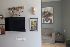Studio Apt - 2TVs, WiFi & Free Parking