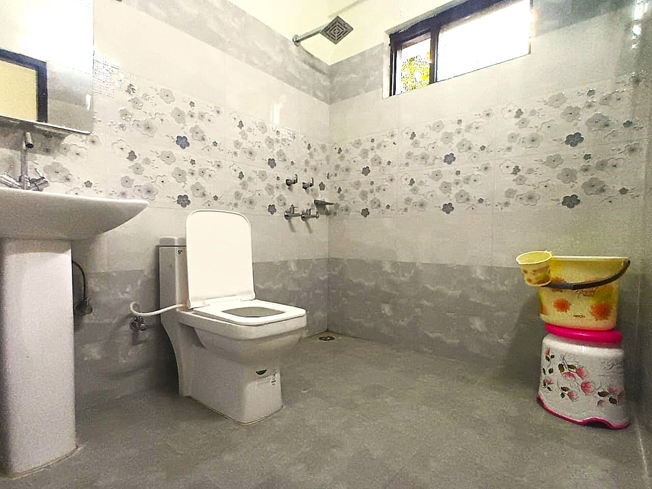 RCA HOMESTAY - Tap to explore photos