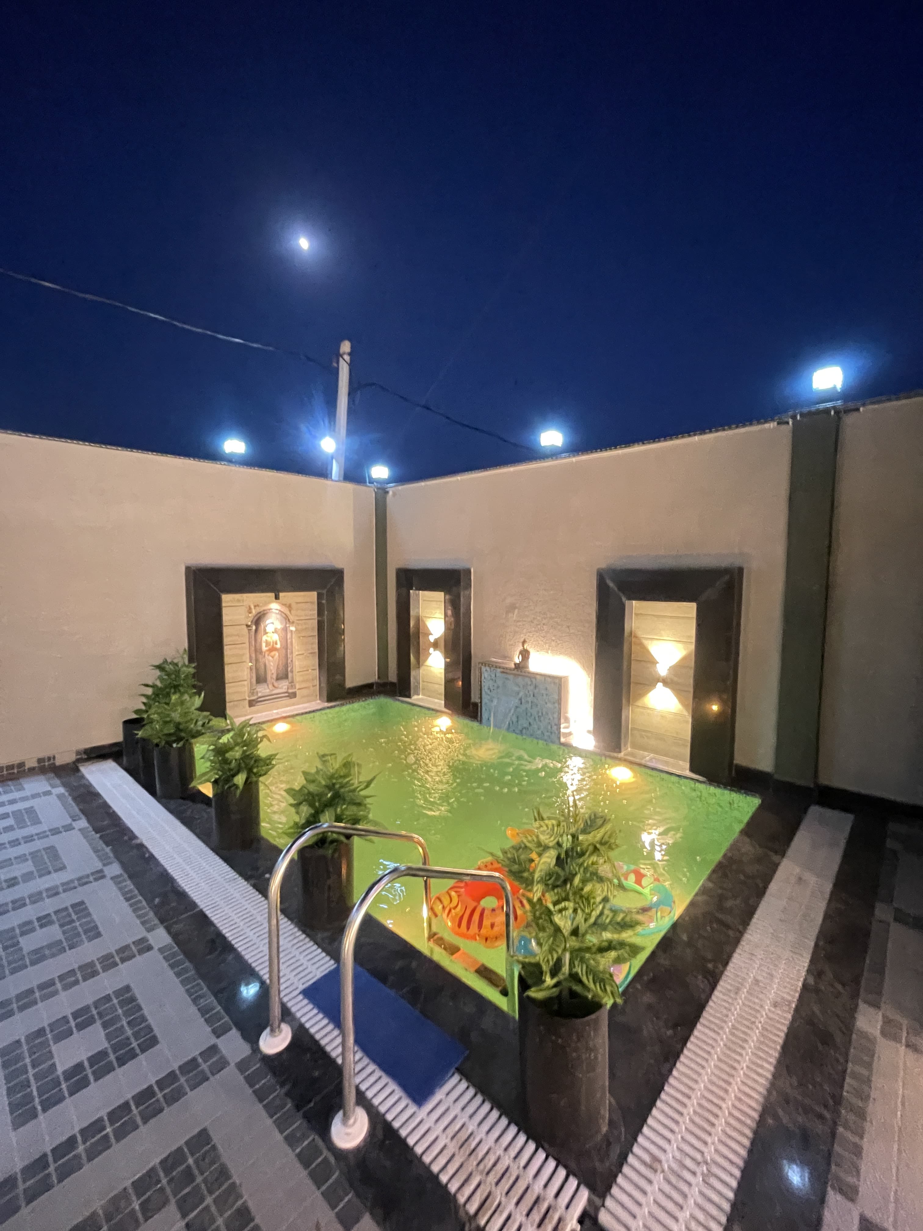The Cozy Cluster villa - Tap to explore photos