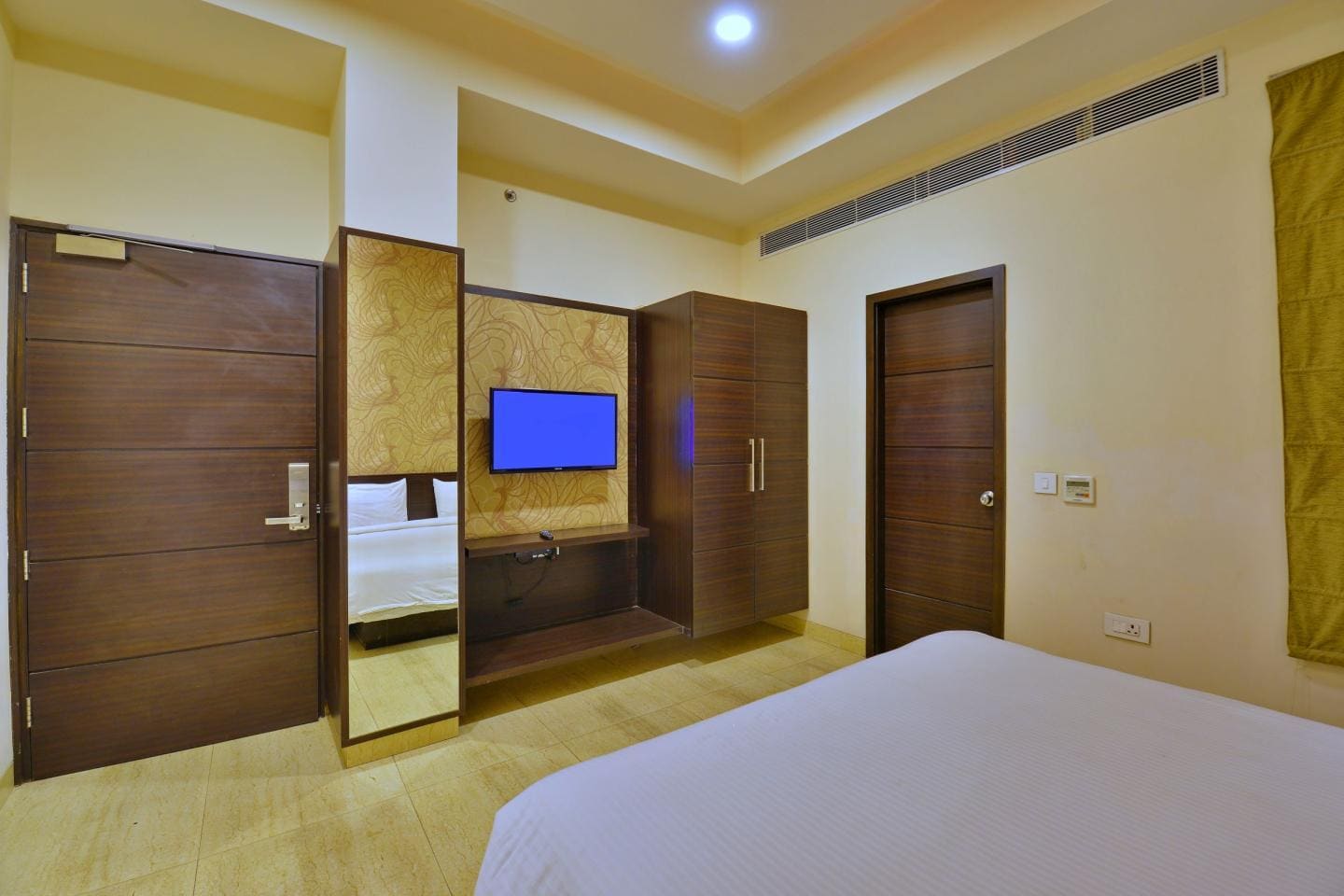 Hotel Parth - Tap to explore photos