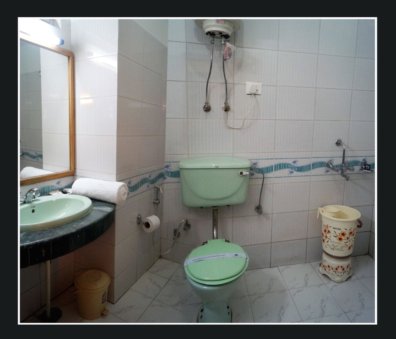 Hotel Adarsh Annexe - Tap to explore photos