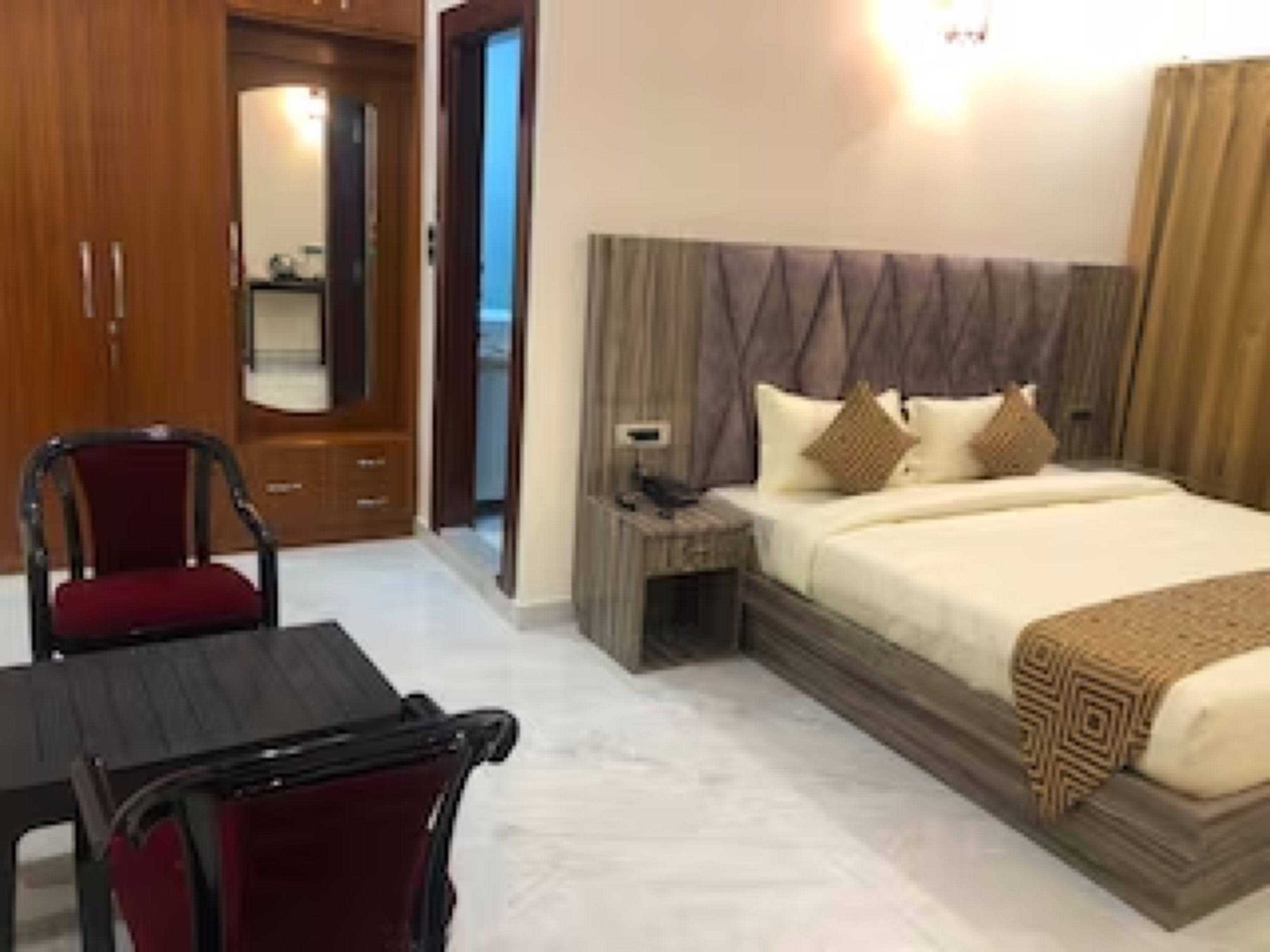 Hotel O Laksita Manor Home Stay - Tap to explore photos
