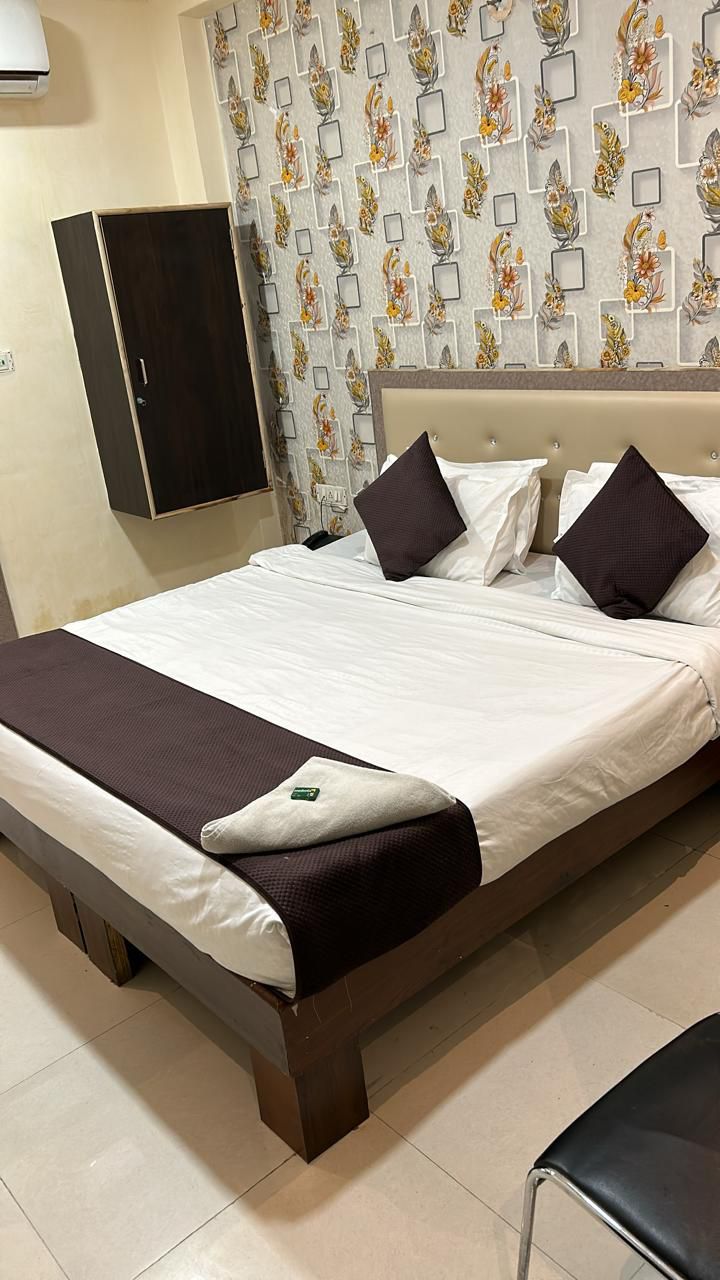 Hotel SS-1 - Tap to explore photos