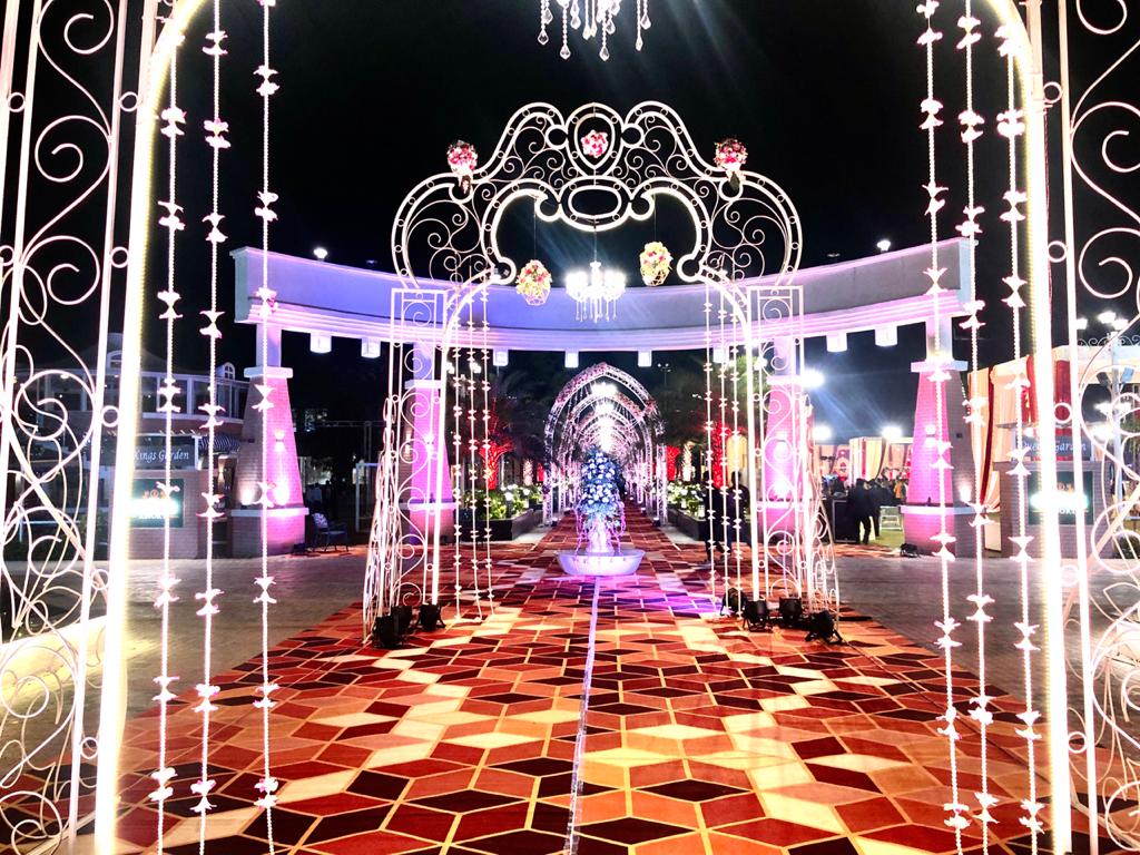 The Empire Resort - Tap to explore photos