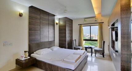 Hotel Rushabh Home Room Type - Deluxe Room