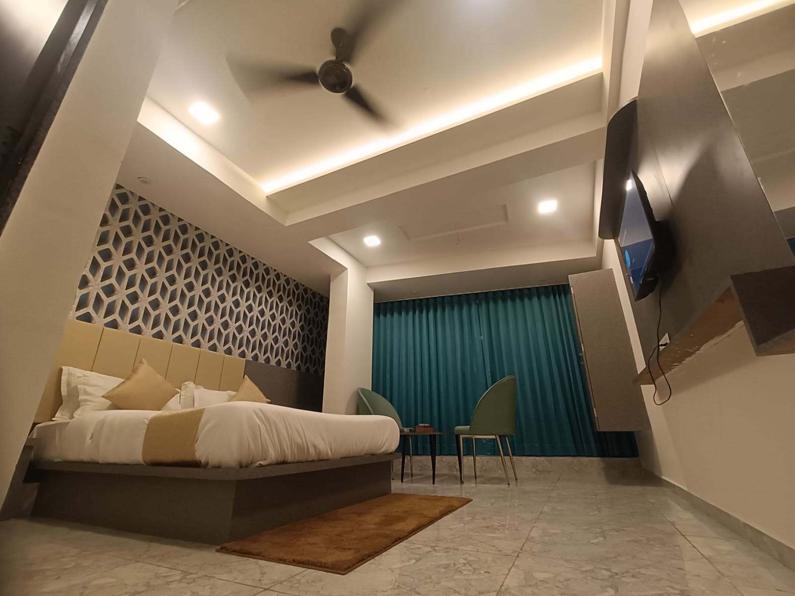 HOTEL MYSTAY - Tap to explore photos