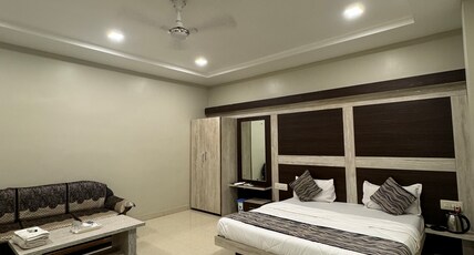 SRI GANPATI PALACE Room Type - SUITE ROOM