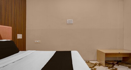 Hotel O 7 Seas Room Type - Classic