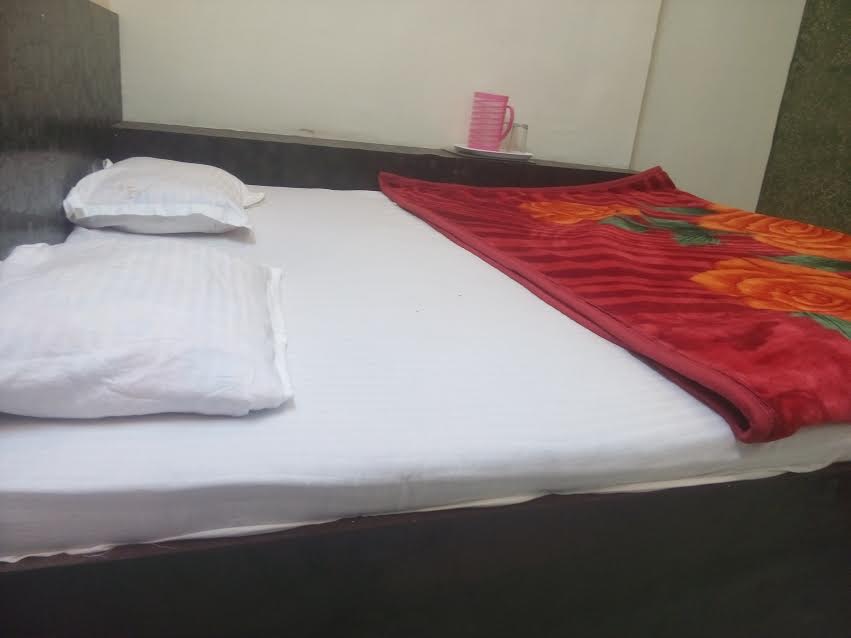Hotel Murlidhar - Tap to explore photos