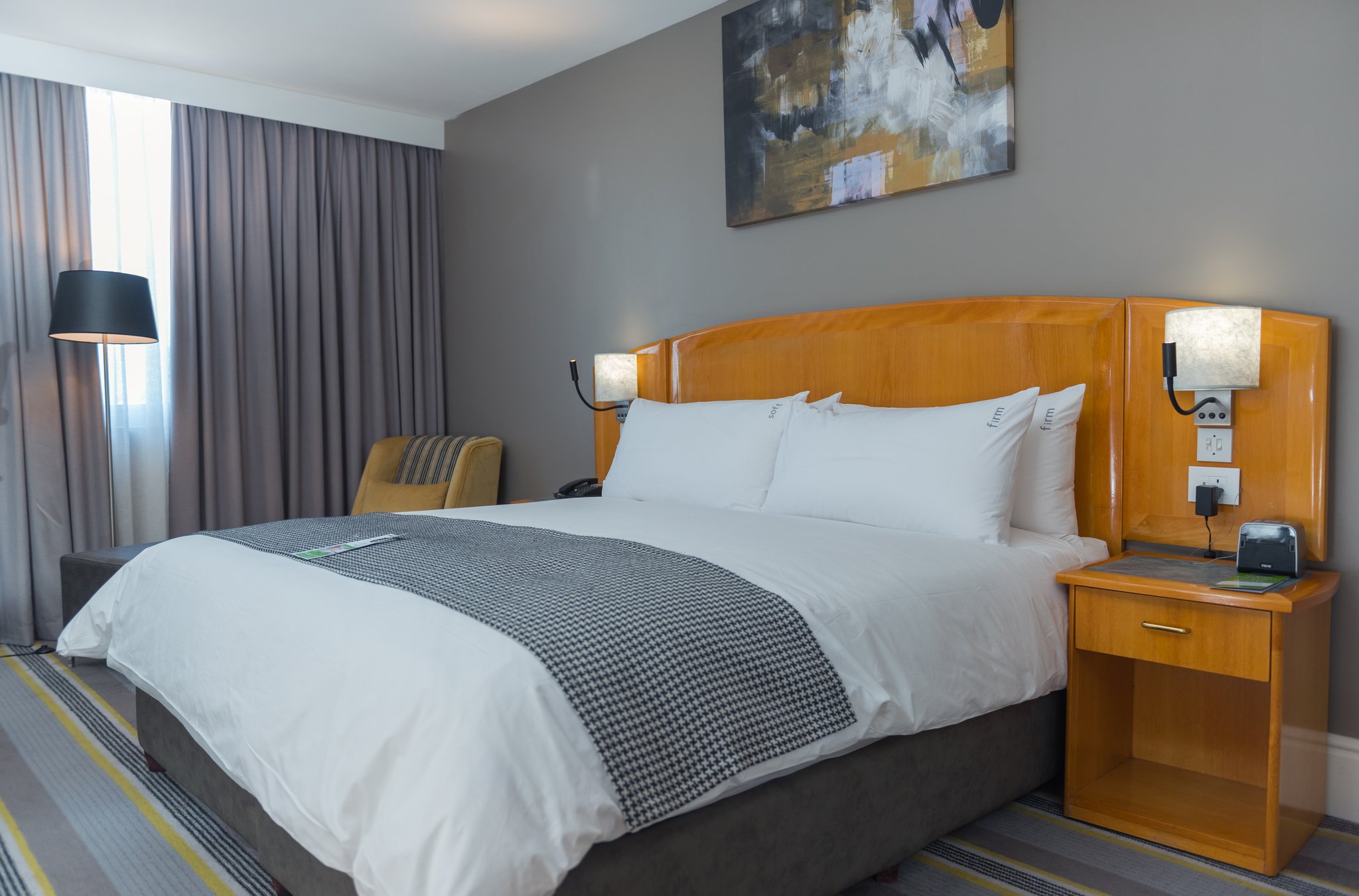 Holiday Inn MUTARE - Tap to explore photos