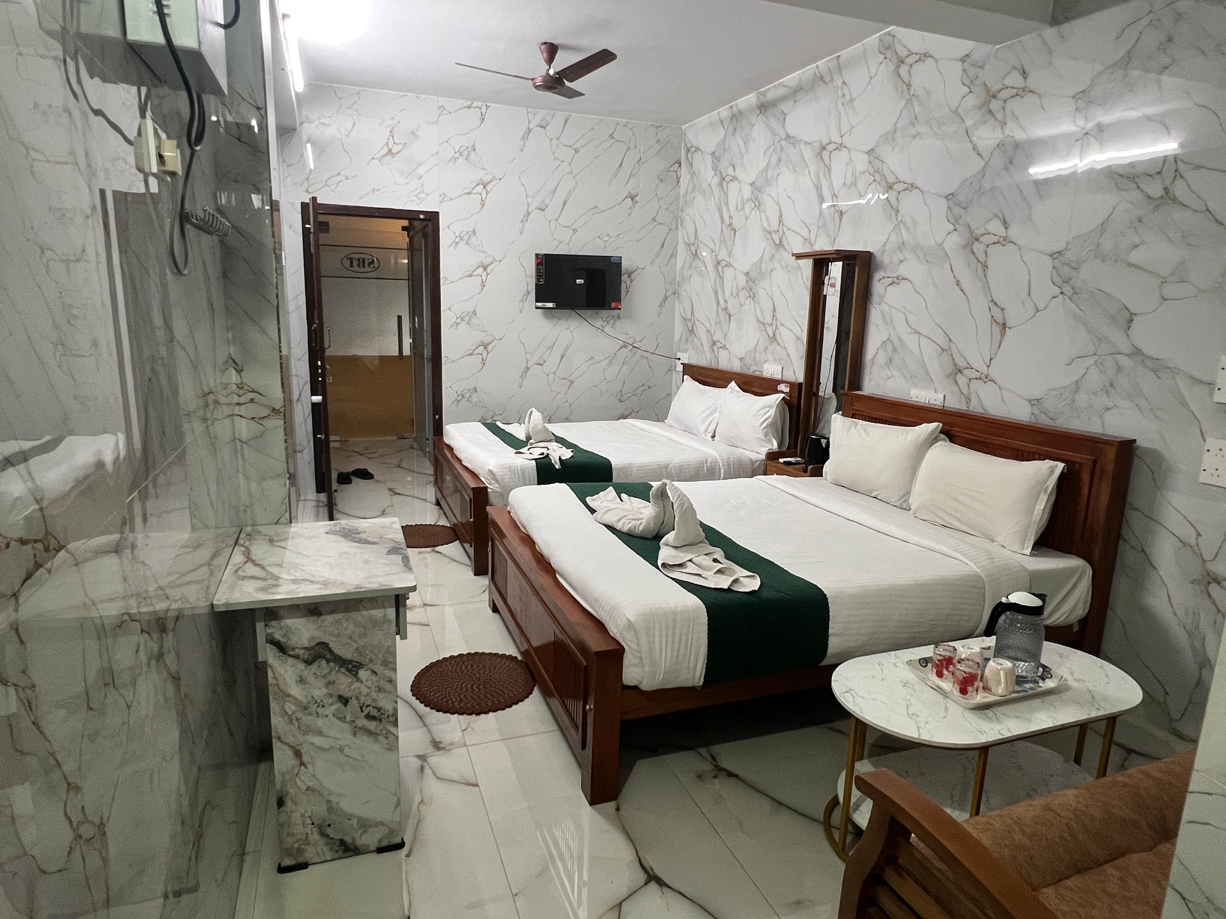 Sri Balaji Guest House - Tap to explore photos