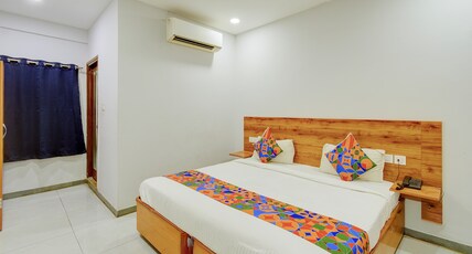 FabHotel Vaishnavi Classic, Secunderabad Room Type - Deluxe Room