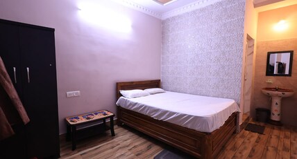 Gokul Bhawan Room Type - Well Standard Room || Gokul Bhawan