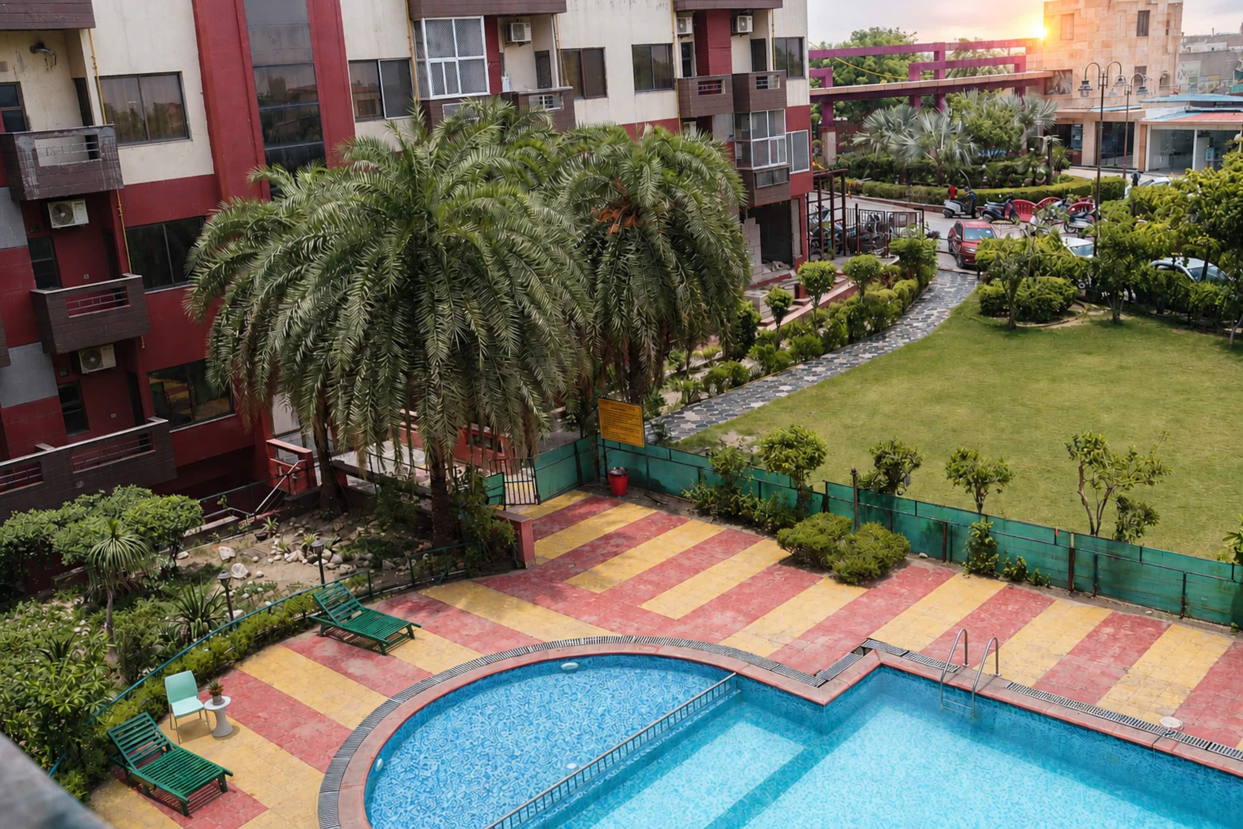 Premium Balcony Stay 5 Min Prem Mandir WiFi - Tap to explore photos