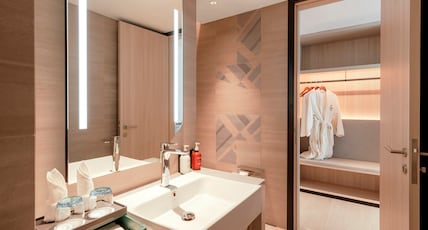 Holiday Inn KUALA LUMPUR BANGSAR Room Type - 1 King Suite