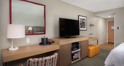 HAMPTON INN GLENDALE PEORIA Room Type - KING STUDY-NONSMOKING
