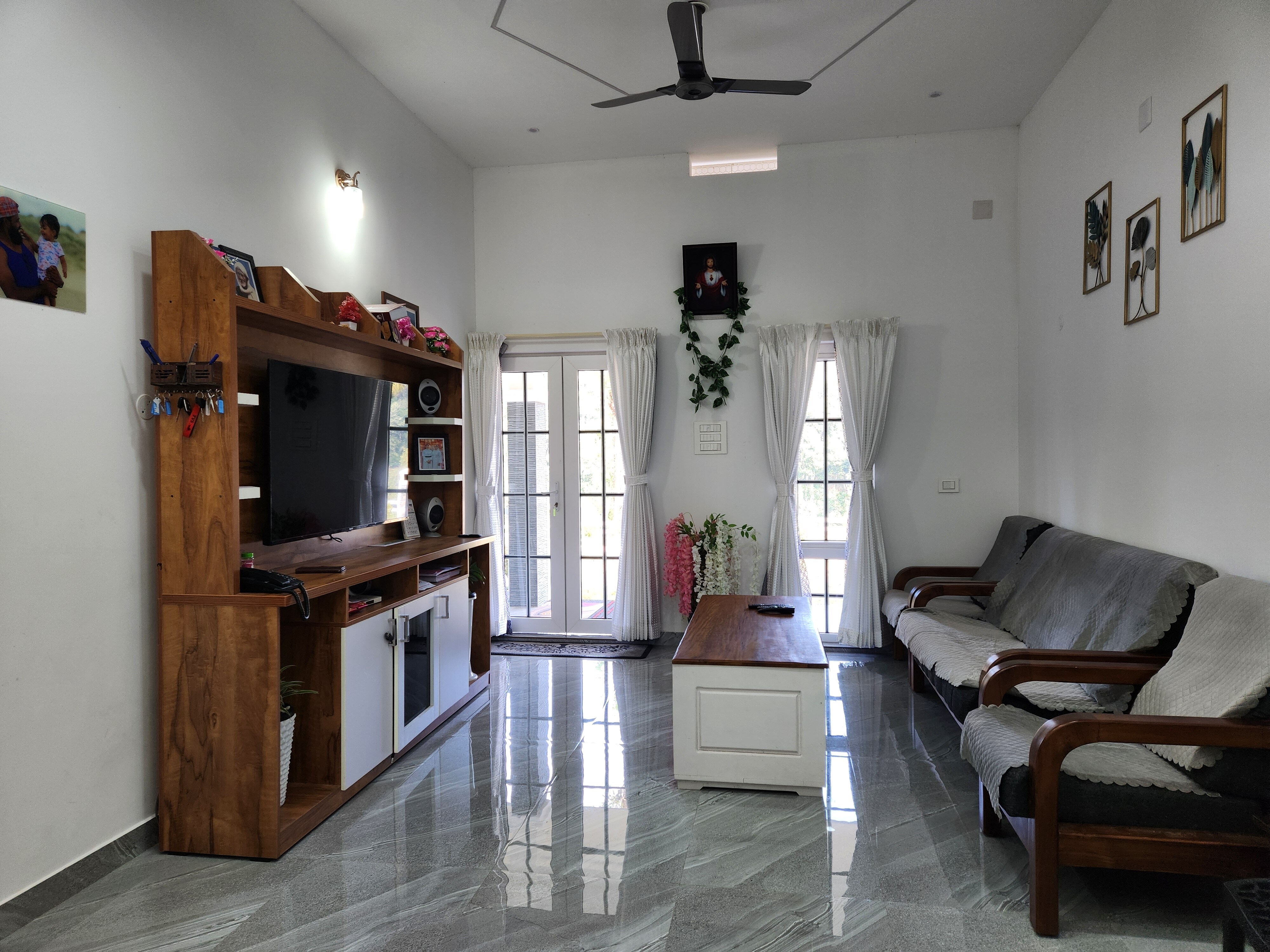 Uthuppan s 2 bedroom first floor with 3 bathrooms - Tap to explore photos