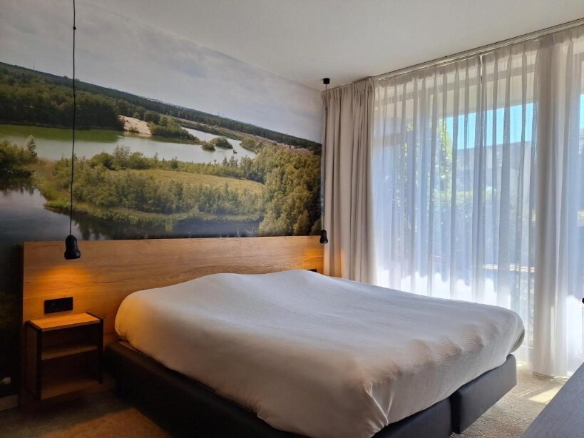 Hotel Corbie Mol - Tap to explore photos